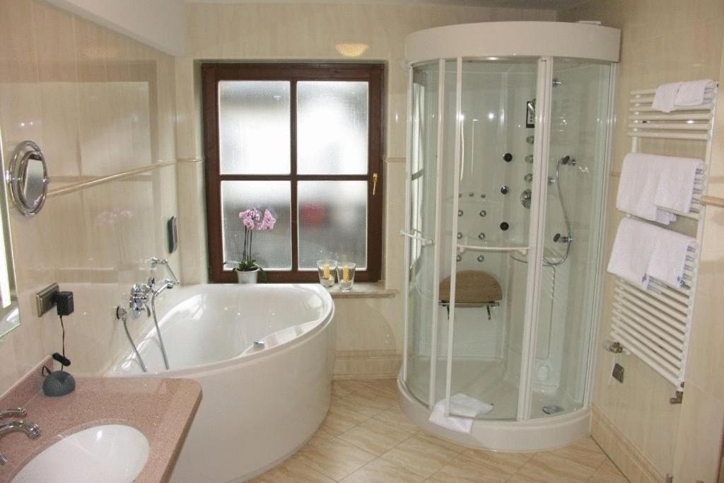 Hotel Promenade Herrsching am Ammersee Kamer foto